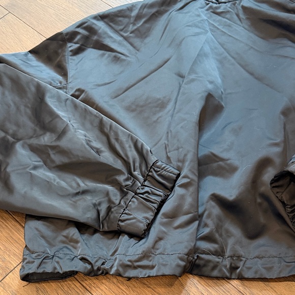 Divided H&M Black Cropped Bomber Jacket Small C27-046 - Picture 10 of 10